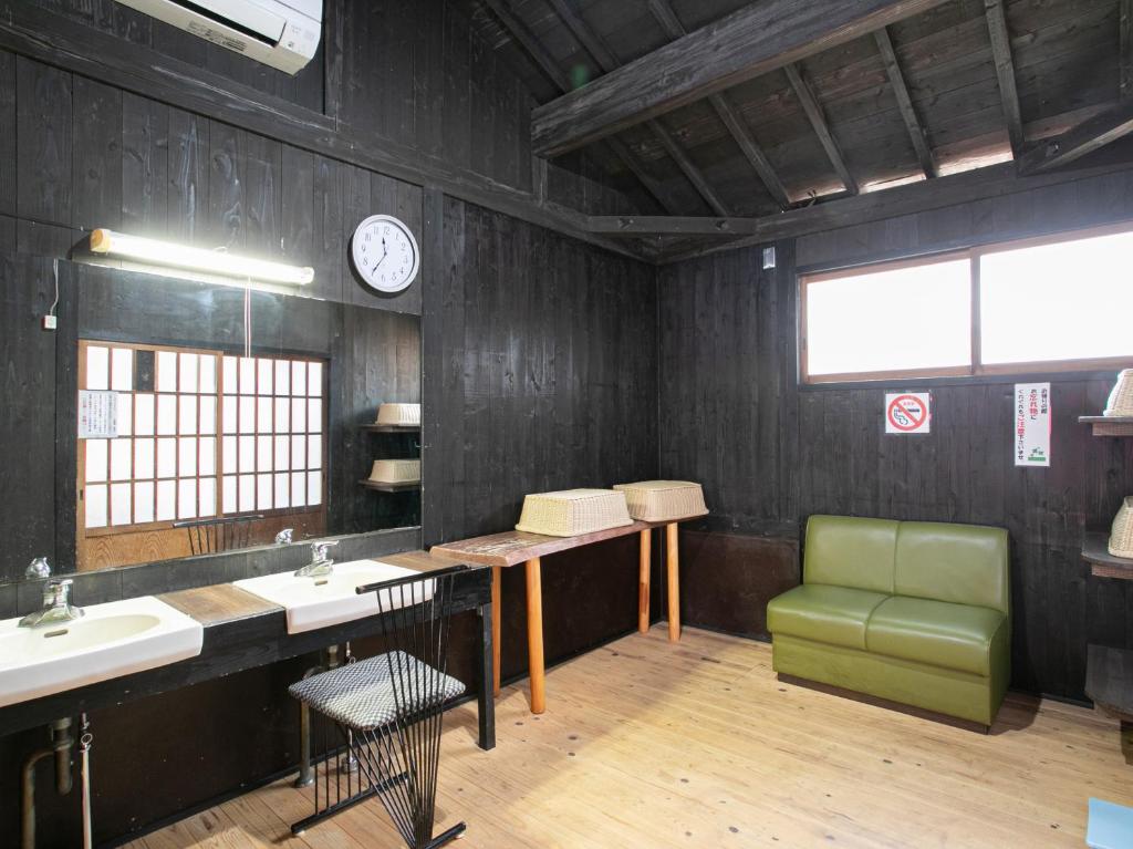Hotel Hanagesiki Bathroom Area
