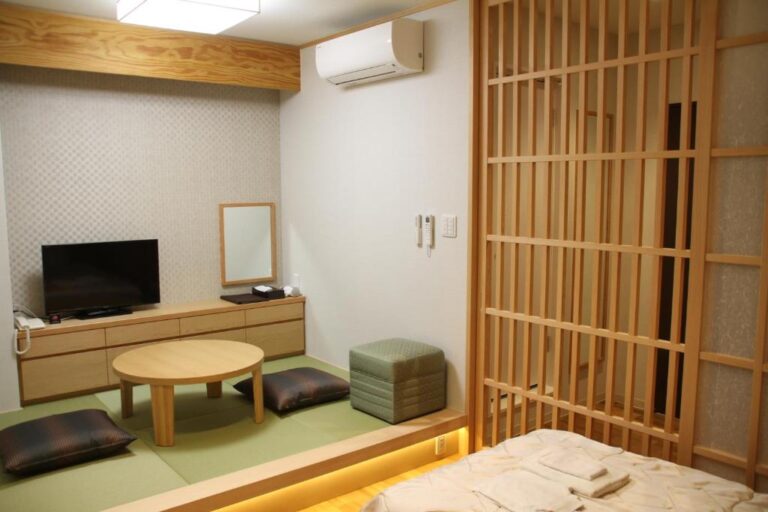 Hotel Hanakomichi Tatami Room Tv