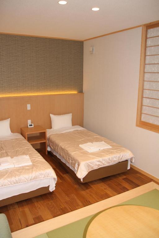 Hotel Hanakomichi Twin Beds Room