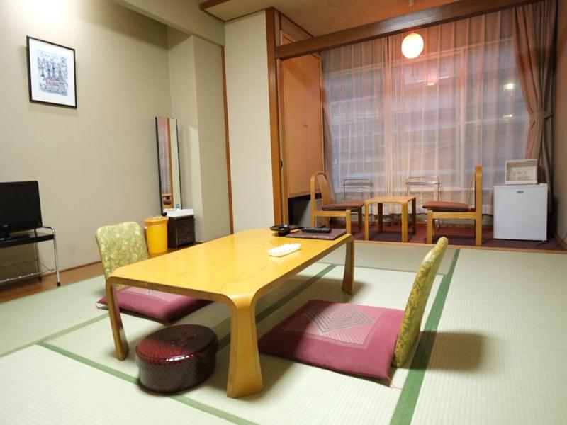 Hotel Harumoto Tatami Room Tea Table