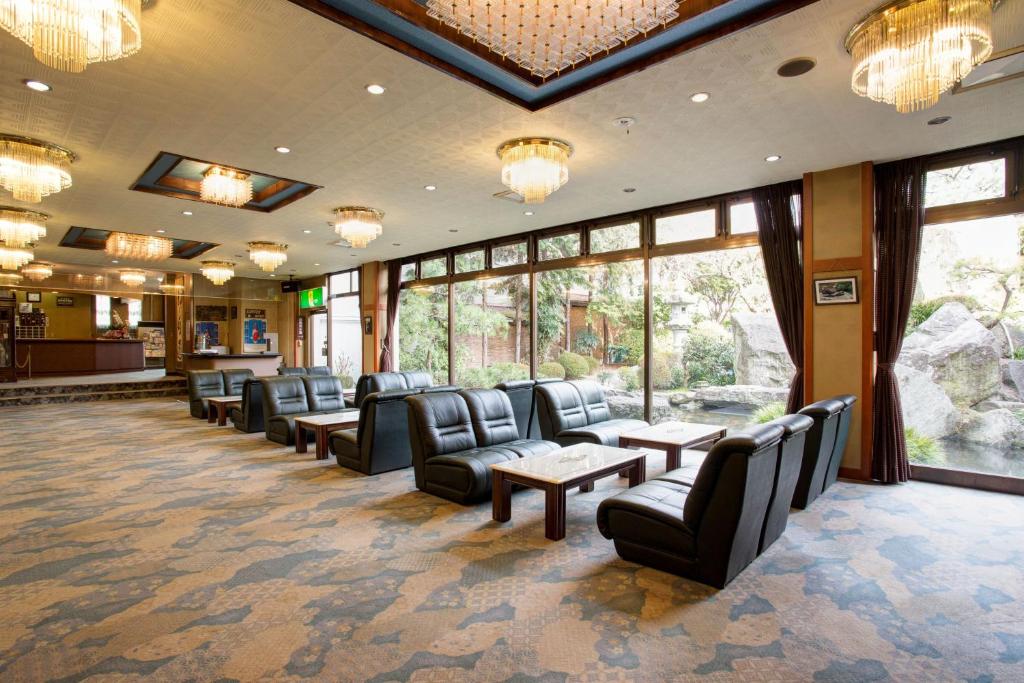 Hotel Heian Lobby Seating