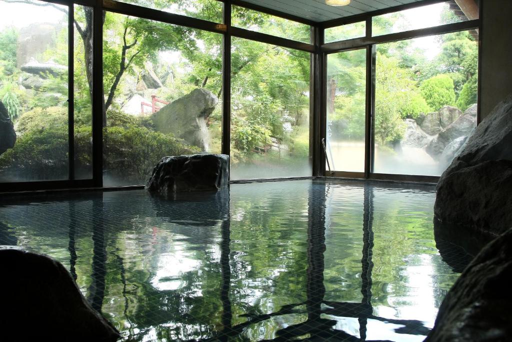 Hotel Heian Onsen Bath