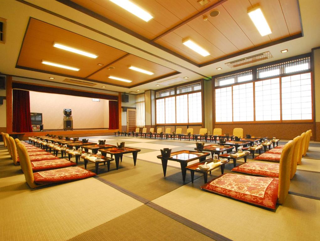 Hotel Heian Tatami Dining Hall