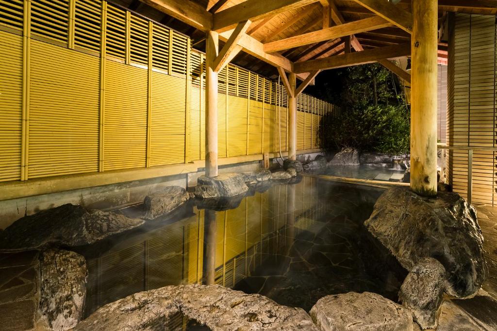 Hotel Kajikaso Outdoor Onsen