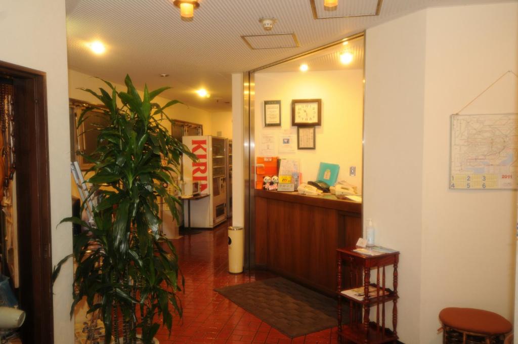 Hotel Kangetsuso Reception Area