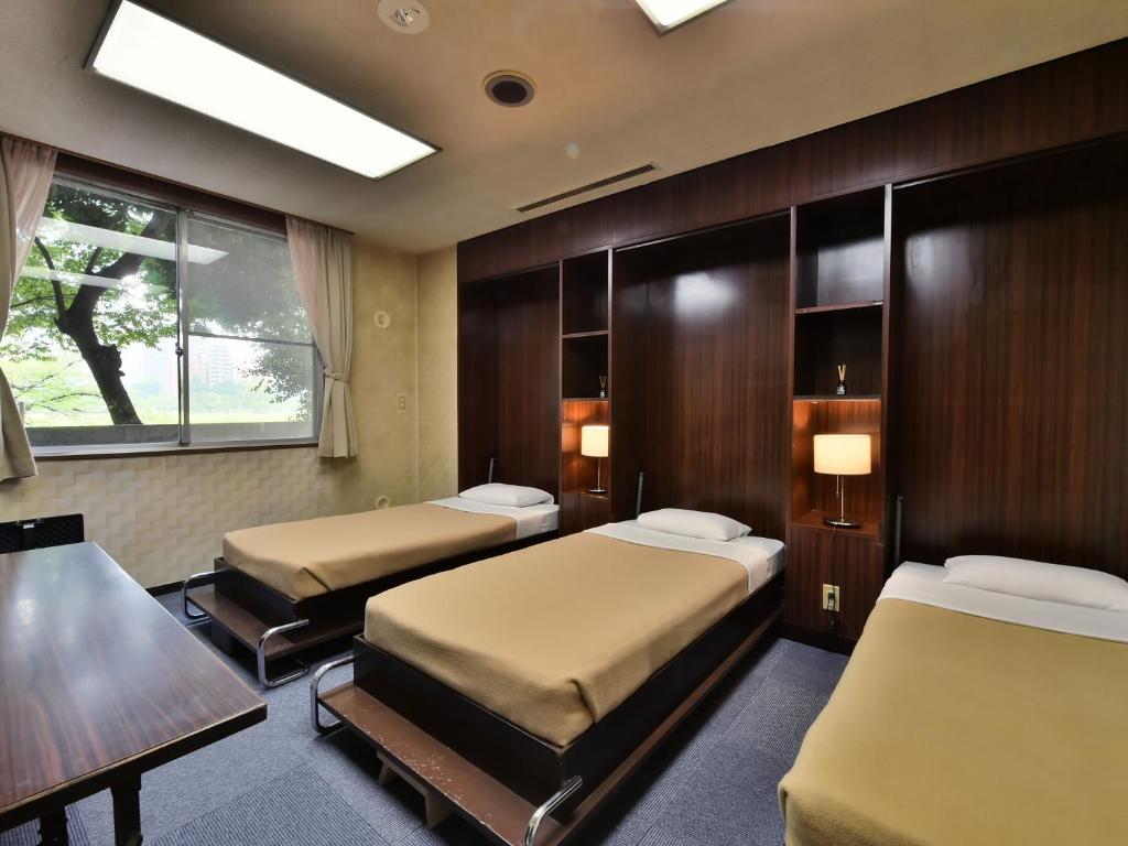 Hotel Kangetsuso Three Bed Room