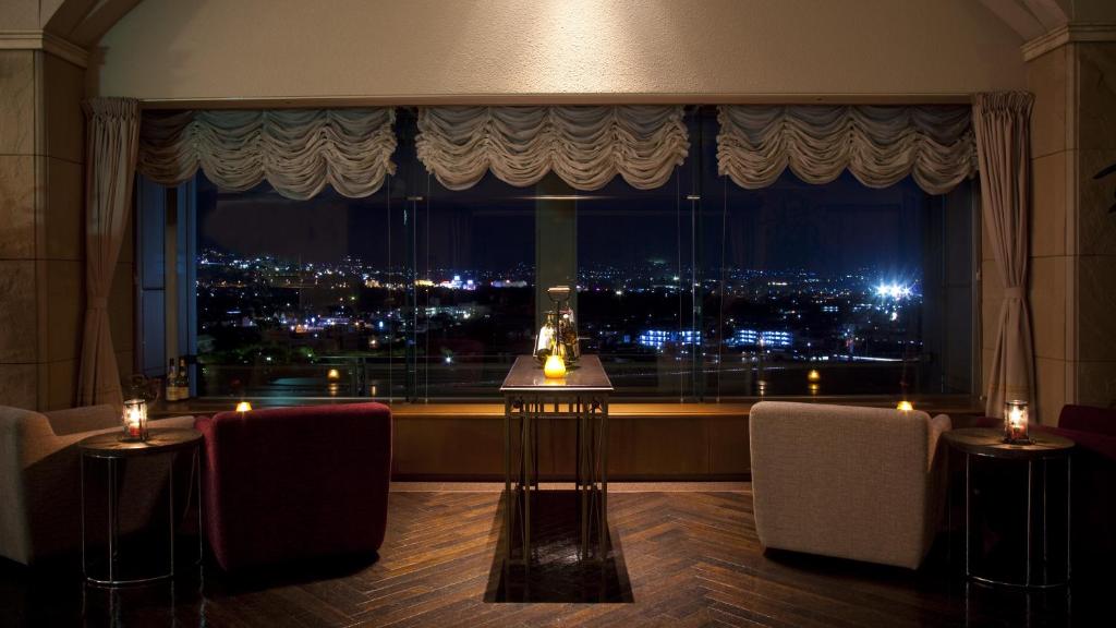 Hotel Kasugai Night Lounge View