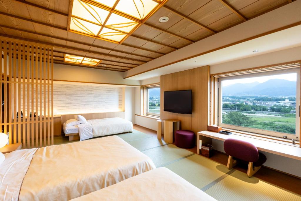 Hotel Kasugai Tatami Room Mountain View