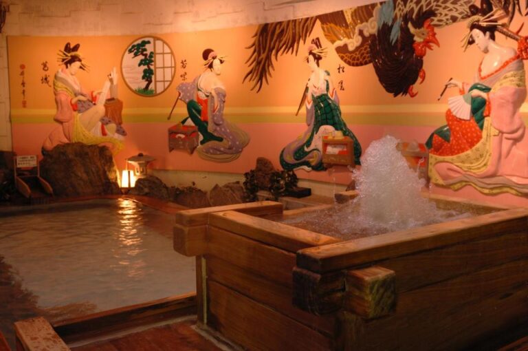 Hotel Katsuragi Onsen Art