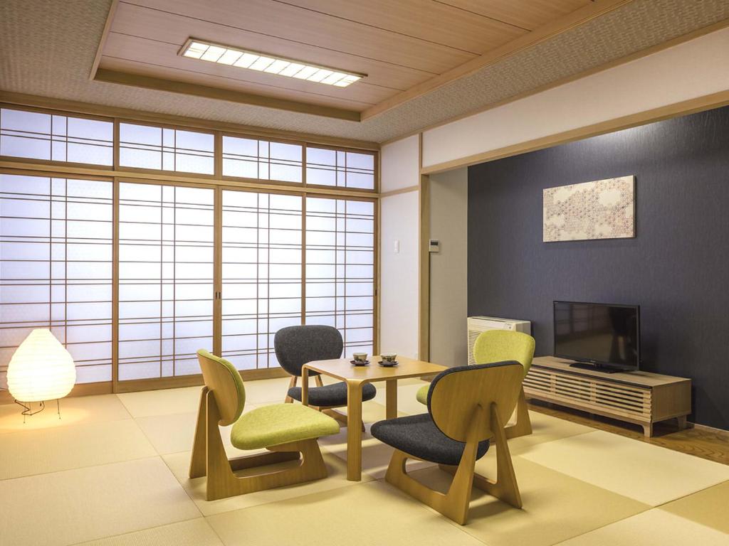 Hotel Katsuragi Tatami Room Chairs Table