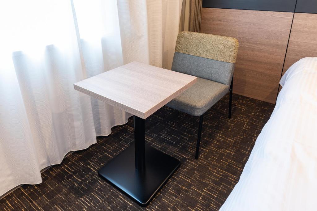 Hotel Kazusaya Room Chair Table
