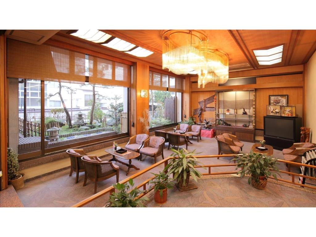 Hotel Kimura Lobby Garden View
