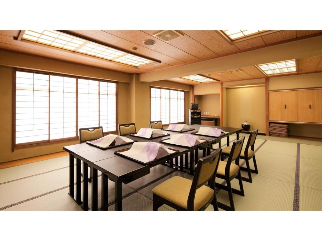 Hotel Kimura Tatami Dining Room