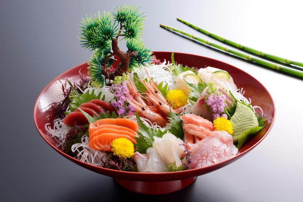 Hotel Kinomezaka Sashimi Platter