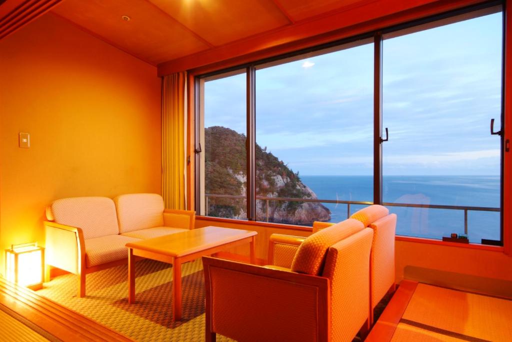Hotel Kinparo Ocean View Room