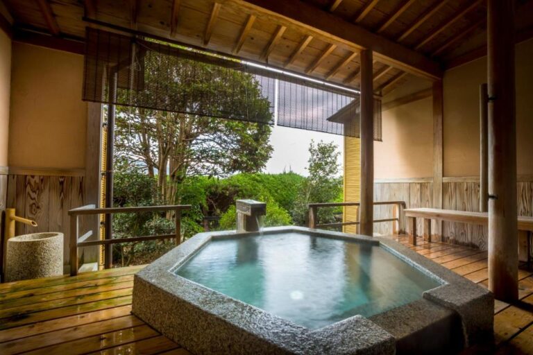 Hotel Kitanoya Outdoor Onsen