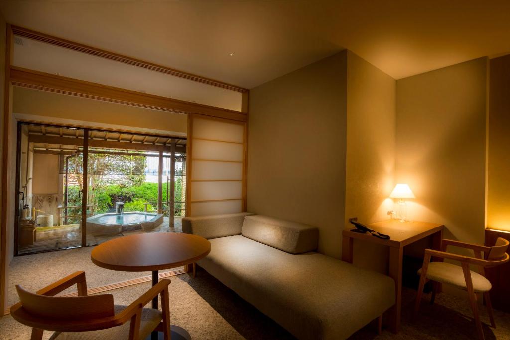 Hotel Kitanoya Room Onsen View