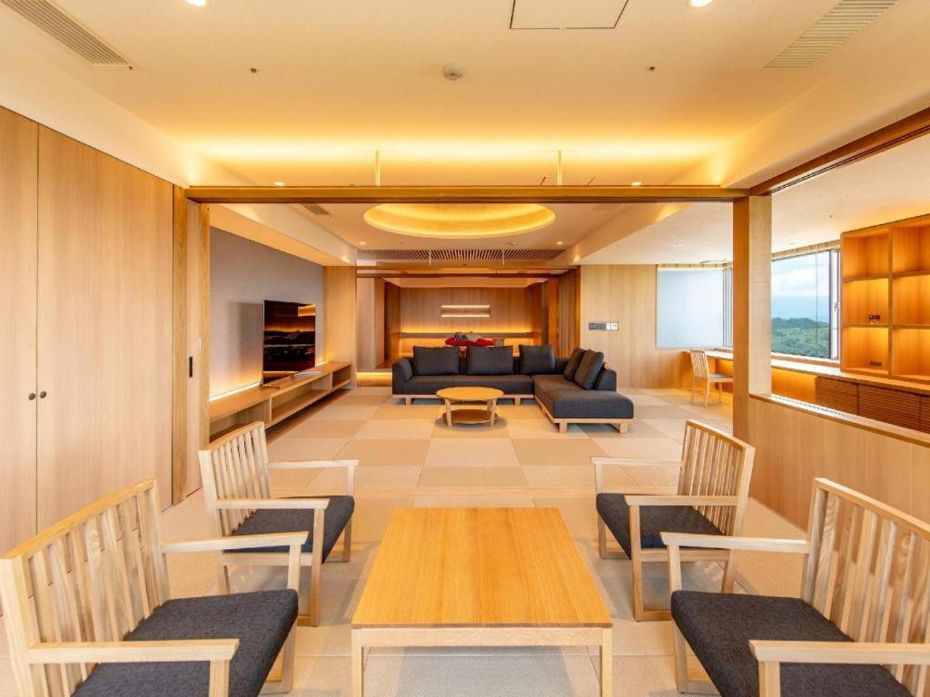 Hotel Kogure Modern Sitting Room