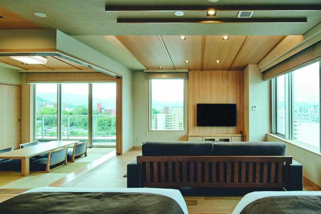 Hotel Kowakuen Haruka Living Room View