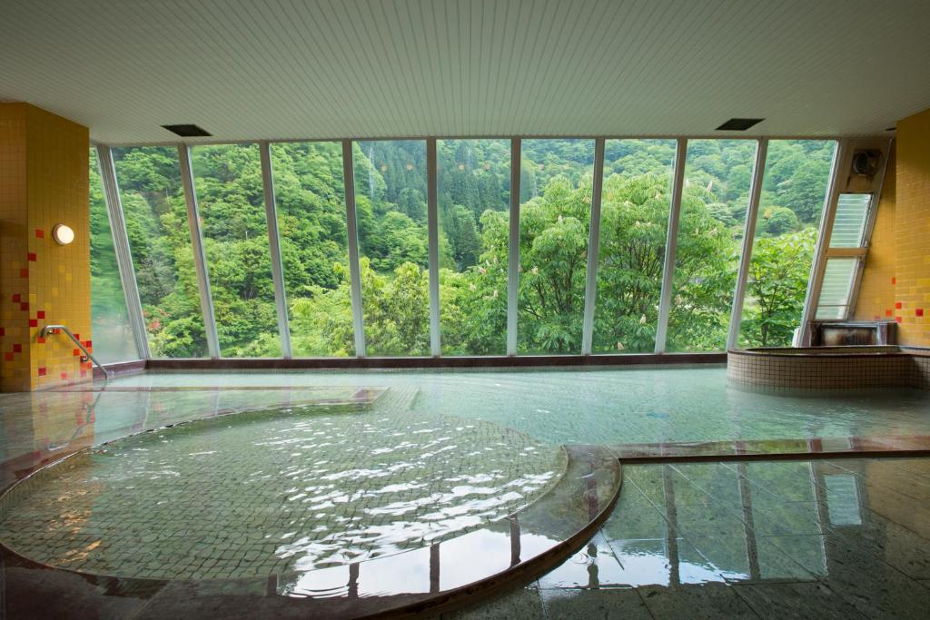 Hotel Kurobe Onsen Bath With View