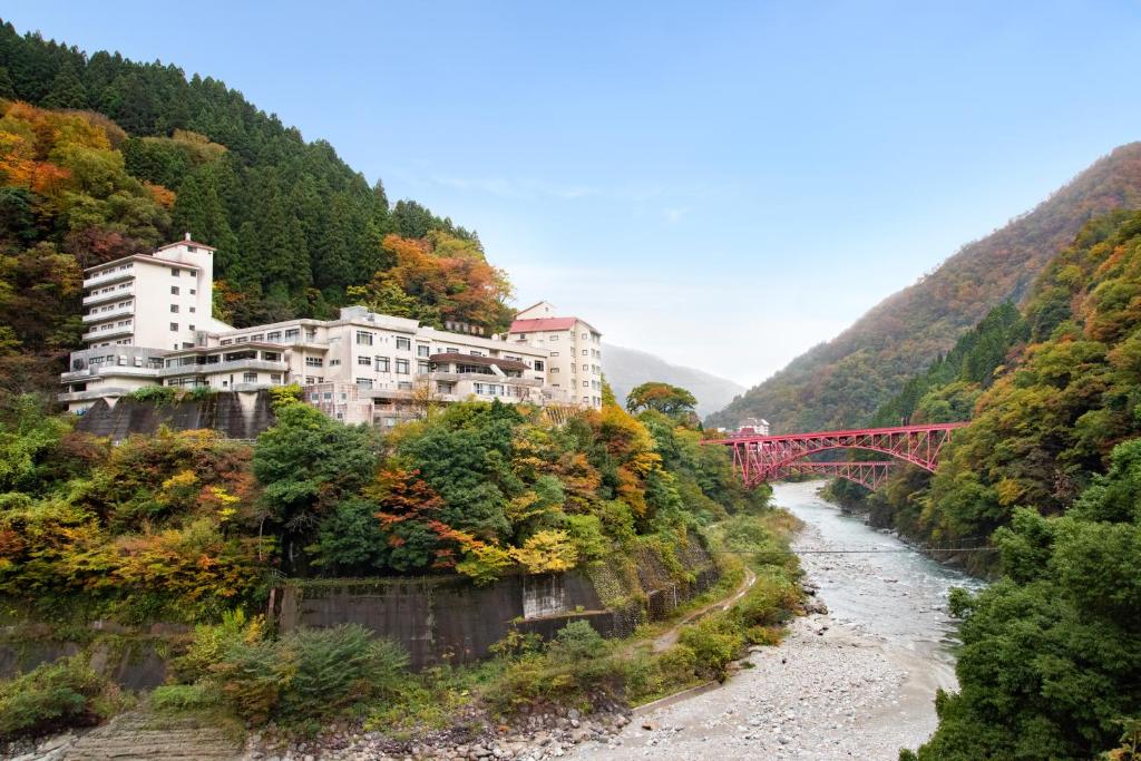 Hotel Kurobe River Valley