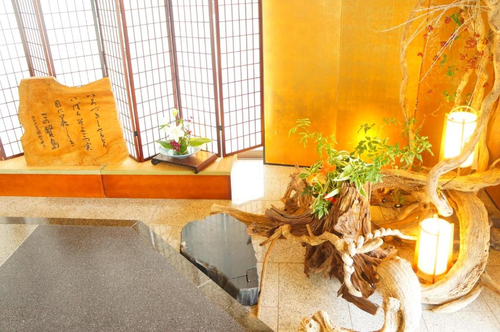 Hotel Michishio Lobby Decor