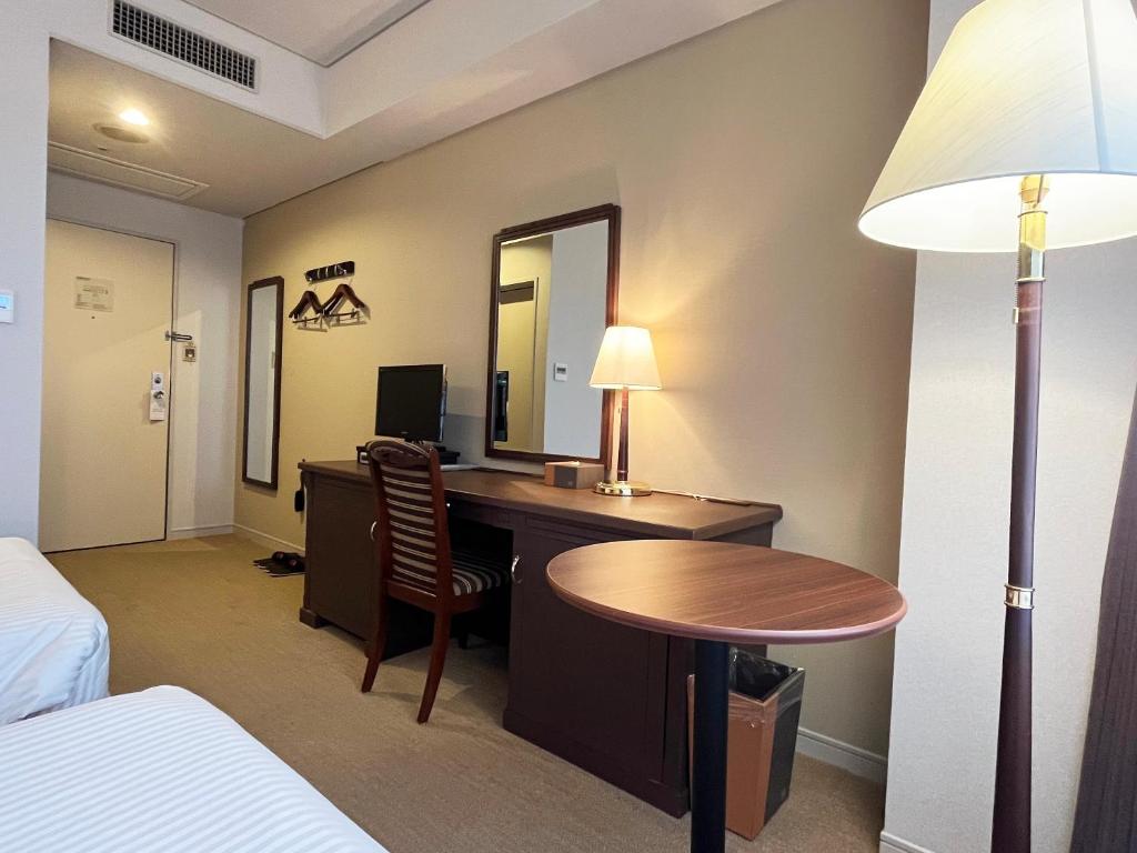 Hotel Monarque Tottori Room Interior