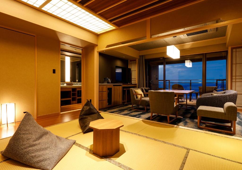 Hotel New Awaji Tatami Living Room