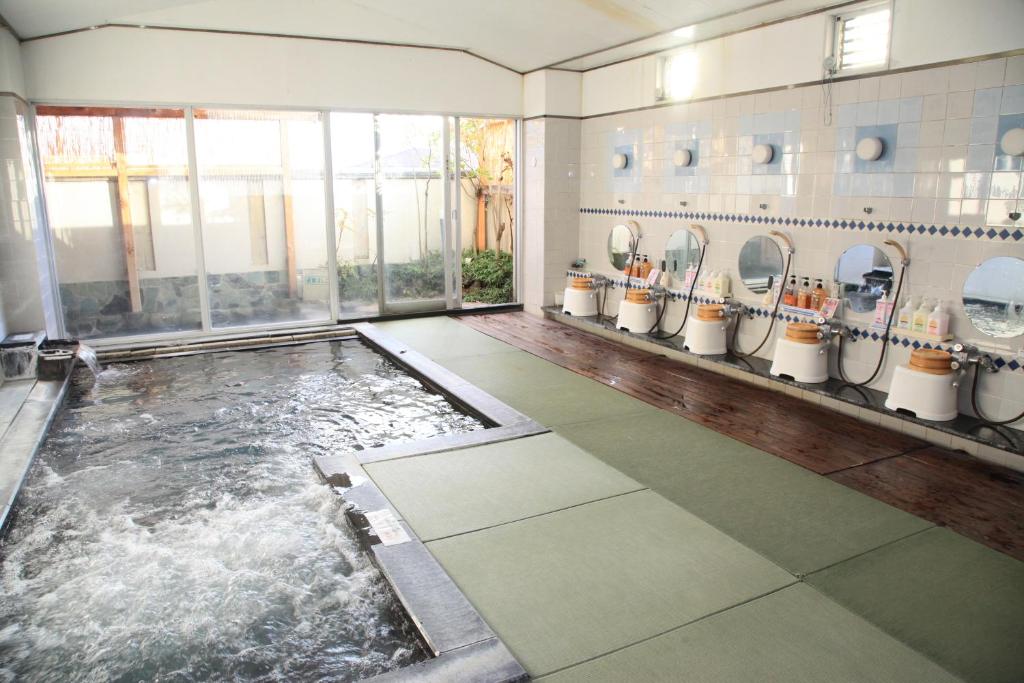 Hotel New Kotobuki Onsen Bath