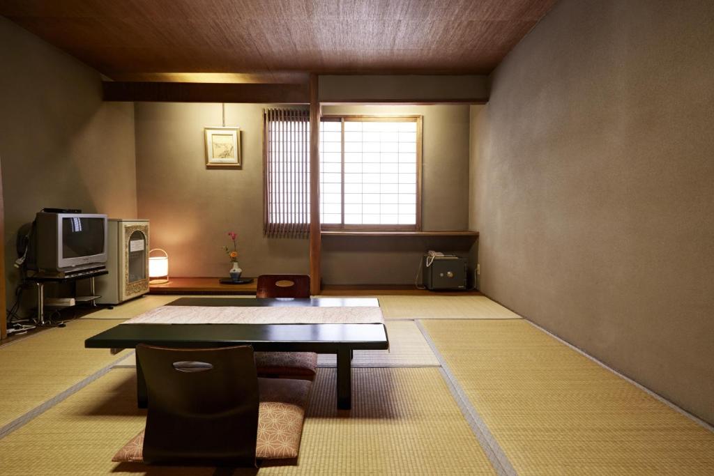 Hotel New Tsuruta Tatami Room Traditional Japanese Style