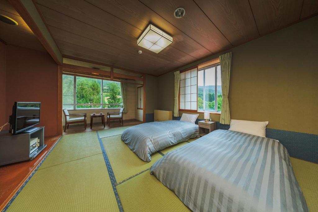 Hotel Oak Hill Tatami Room Beds View