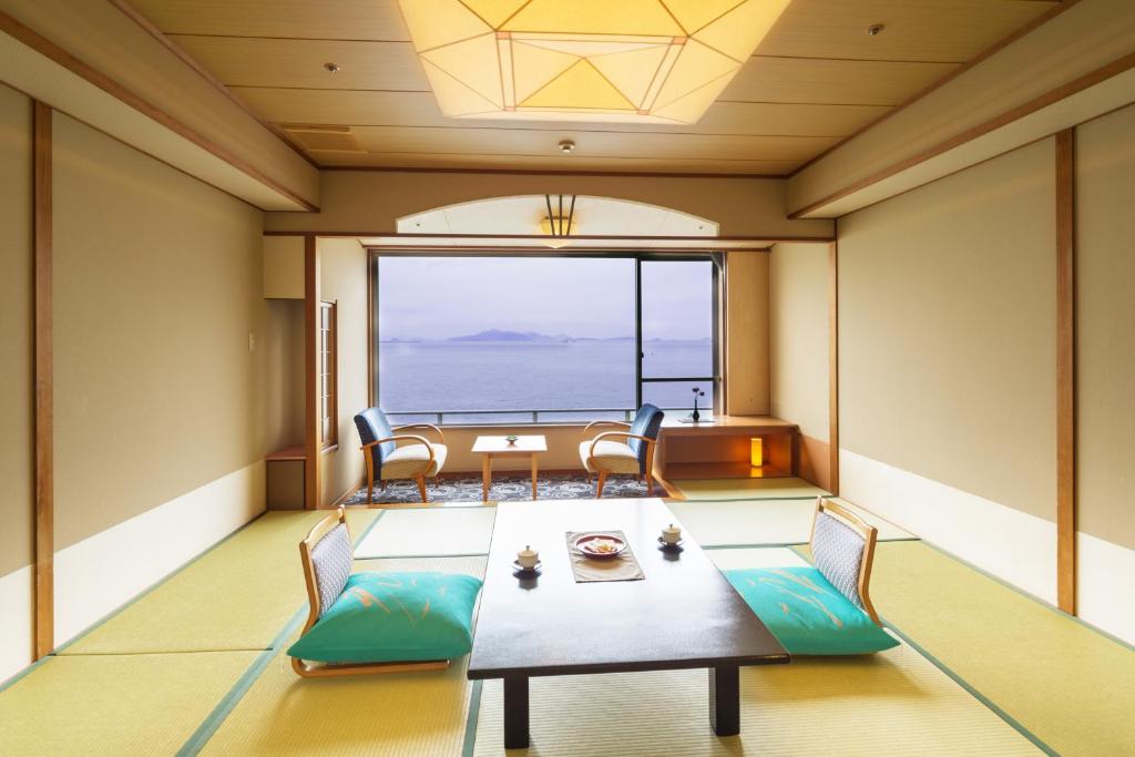 Hotel Ofutei Sea View Tatami Room