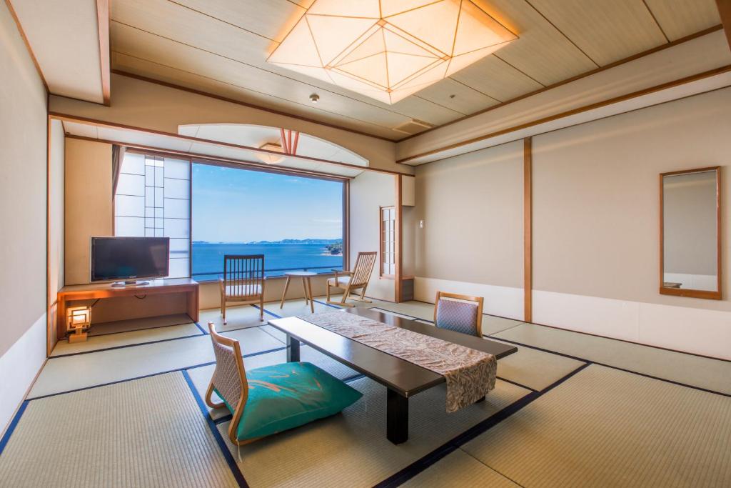 Hotel Ofutei Tatami Room Sea View