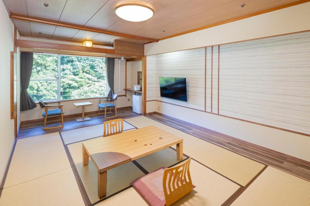Hotel Okada Modern Tatami Room