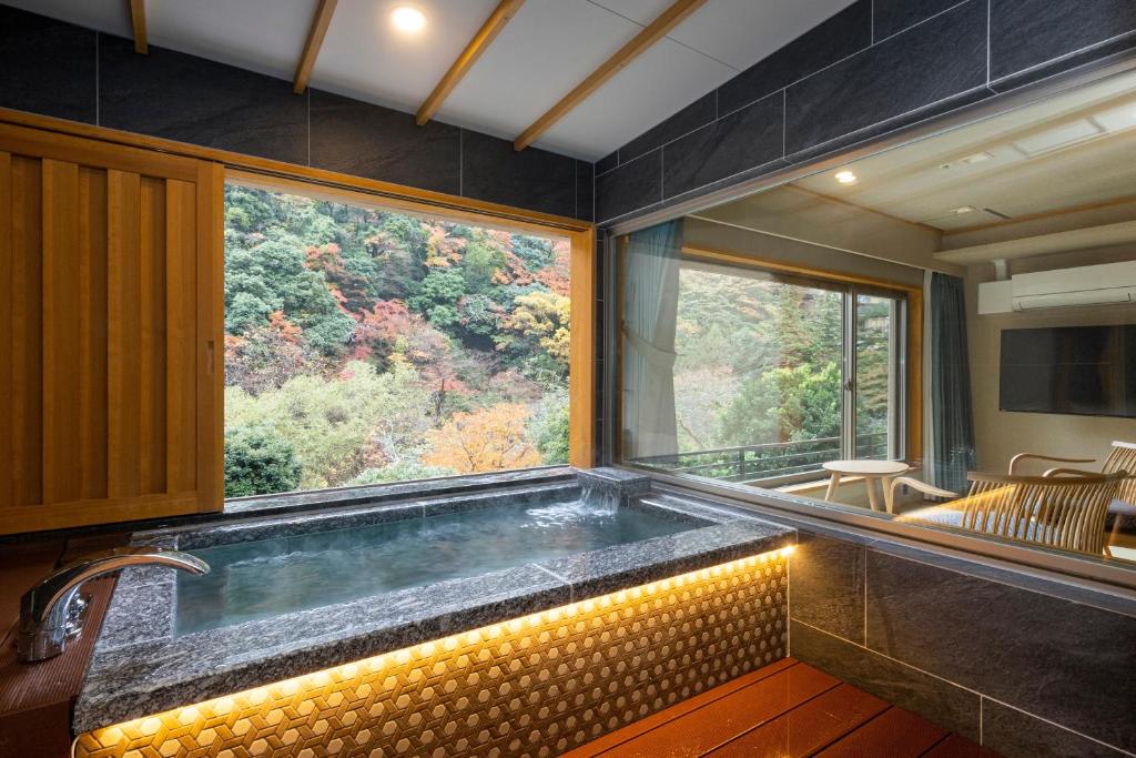 Hotel Okada Onsen With Forest View