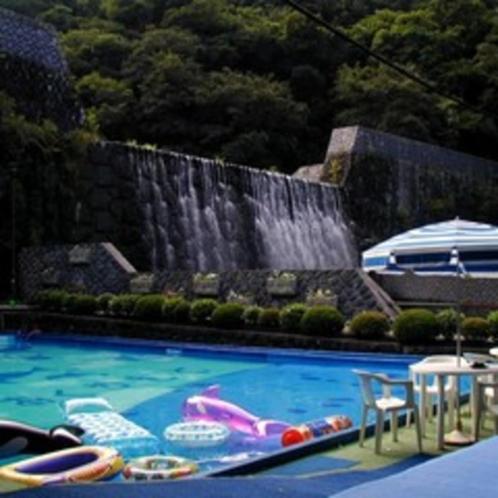 Hotel Okuyumoto Outdoor Pool Waterfall
