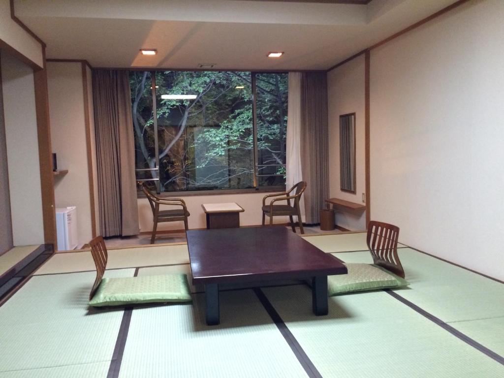 Hotel Park Tatami Room Tea Table