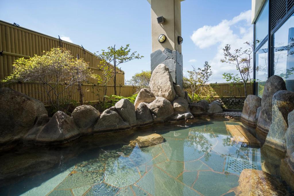 Hotel Ryutoen Outdoor Onsen