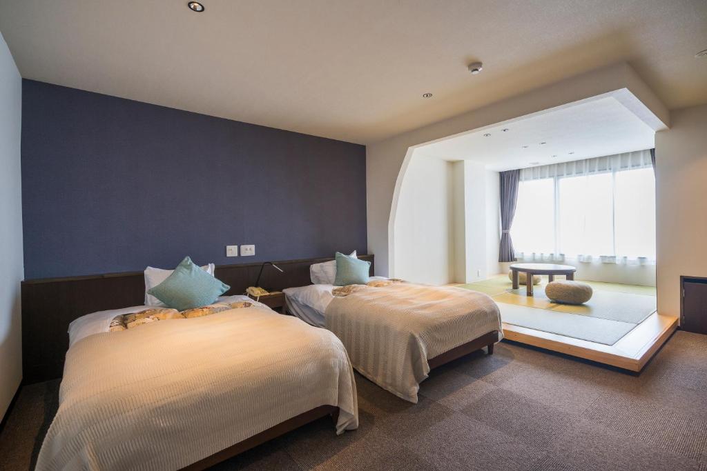 Hotel Ryutoen Twin Bed Tatami Area