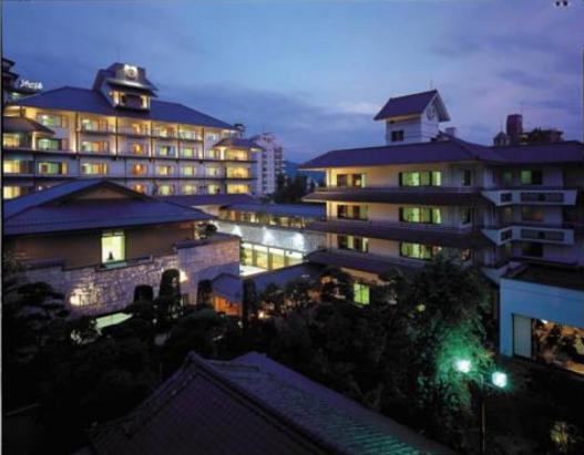 Hotel Saginoyu Exterior Night
