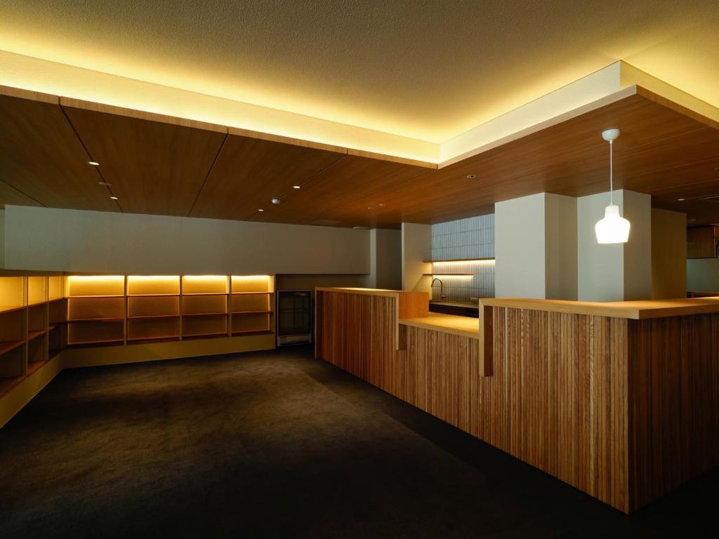 Hotel Sanraku Modern Lobby