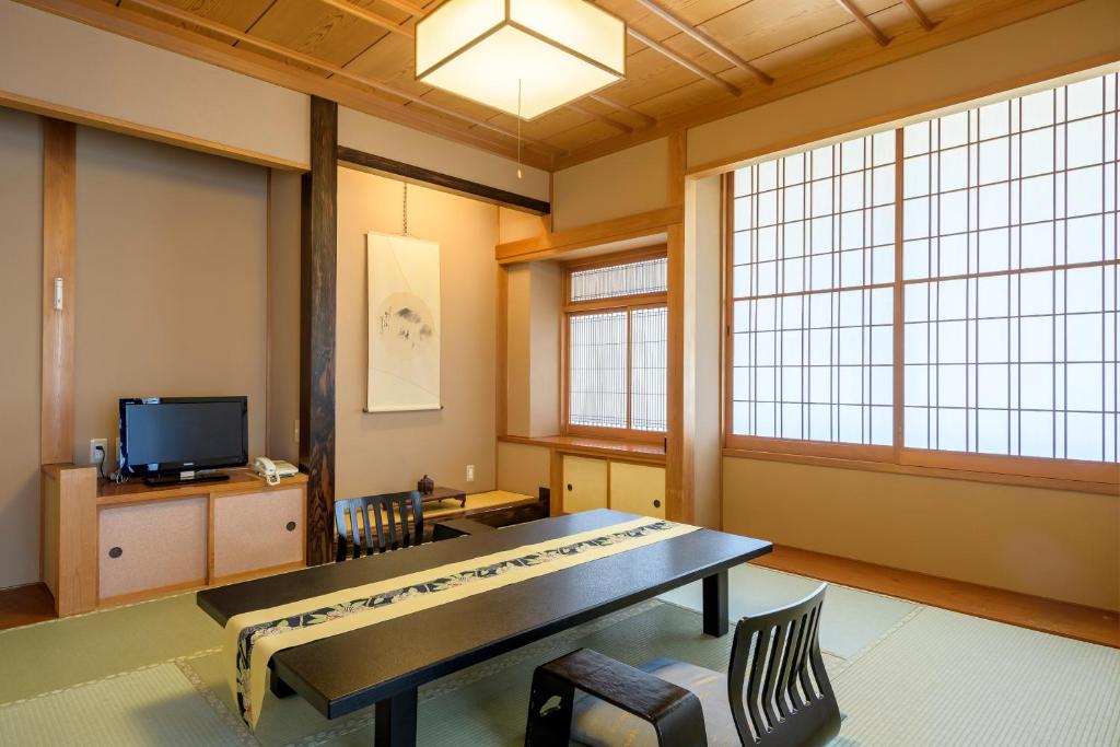 Hotel Seifuen Traditional Tatami Room