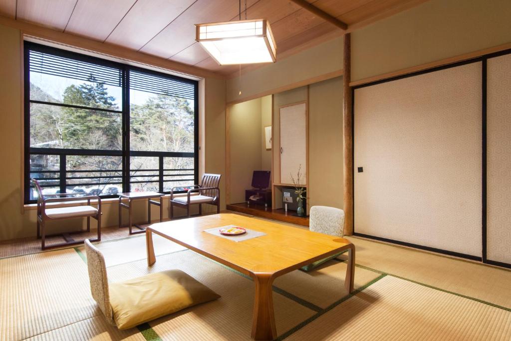 Hotel Seikoen Tatami Room
