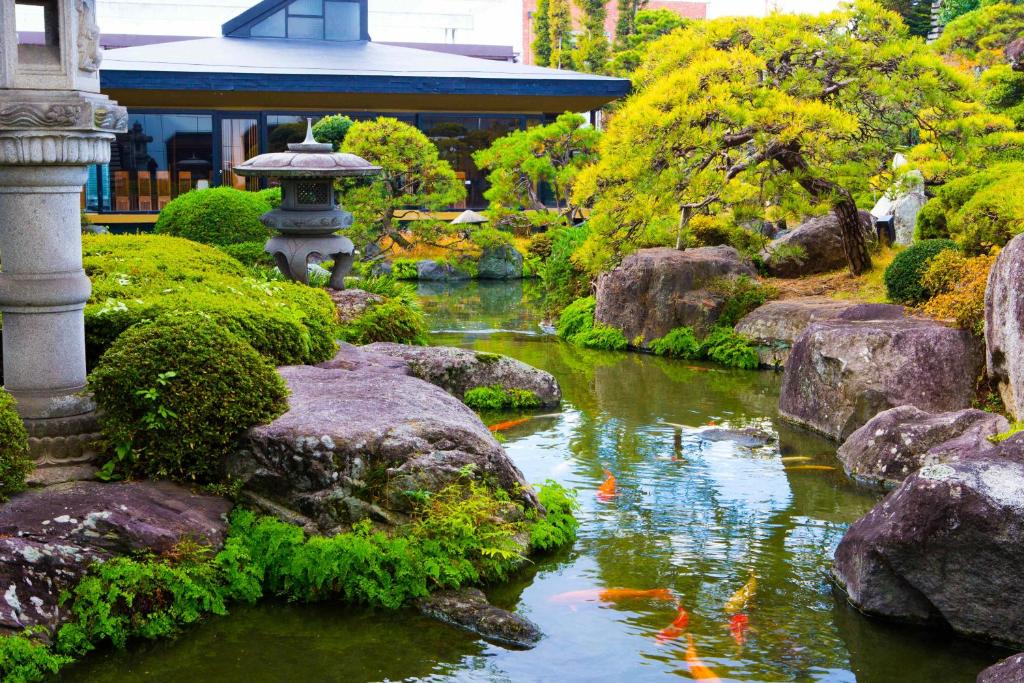 Hotel Sekitei Garden Koi Pond