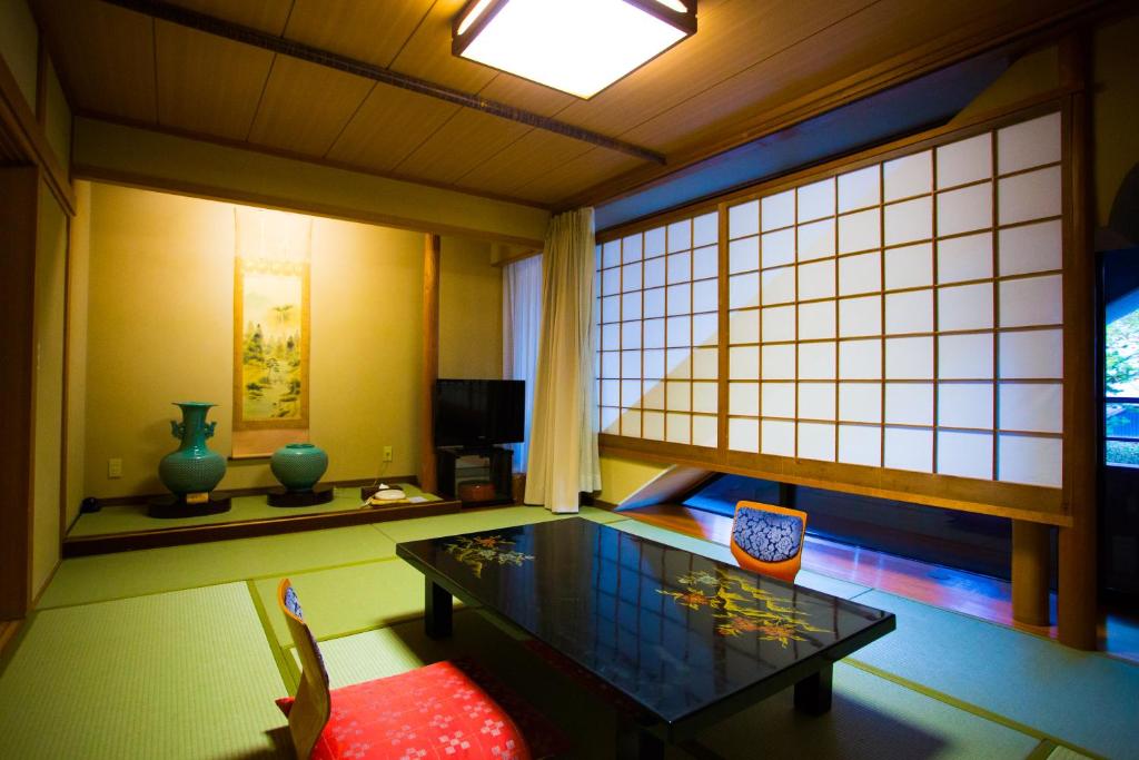 Hotel Sekitei Tatami Room Decor