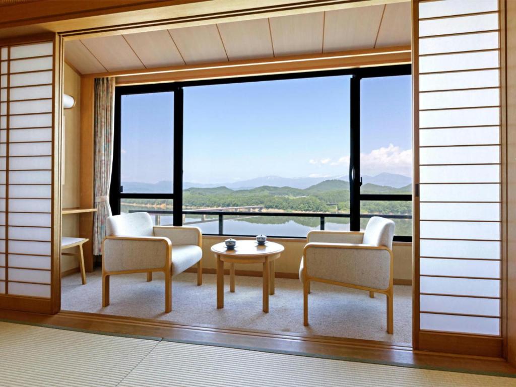 Hotel Shion Sitting Room With View