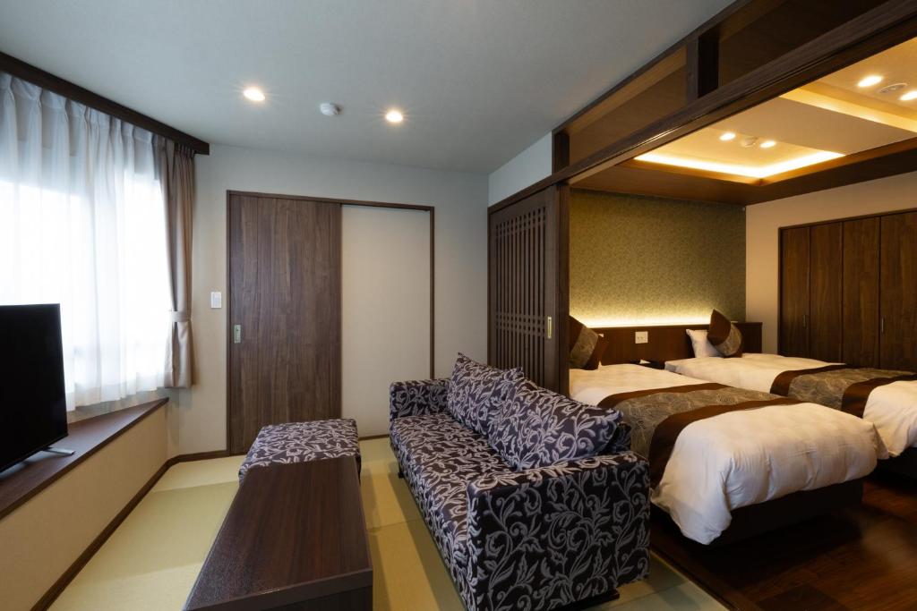 Hotel Shiroyama Onsen Room Interior
