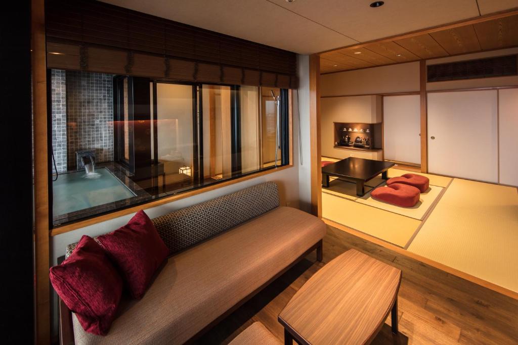Hotel Shoho Matsumoto Tatami Room Onsen