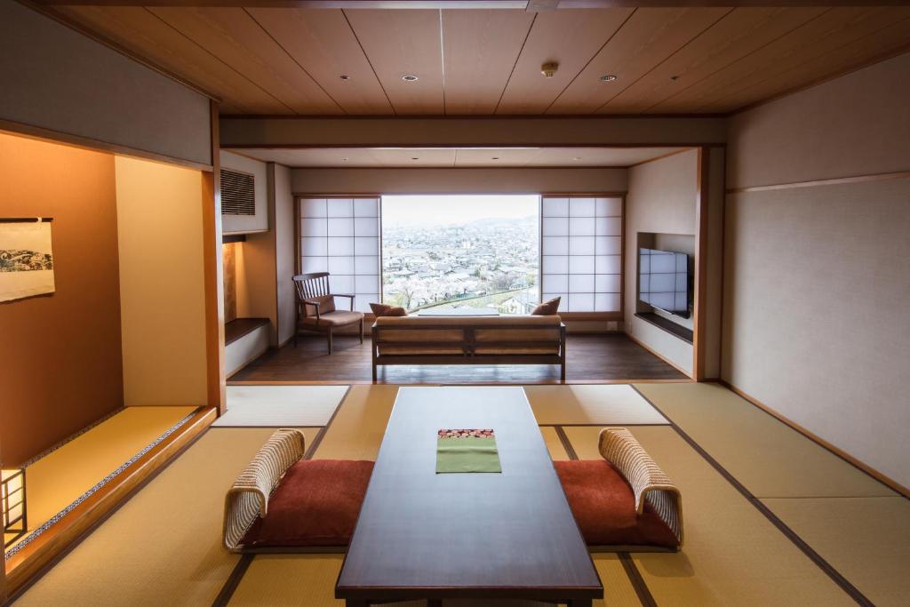 Hotel Shoho Matsumoto Tatami Room View