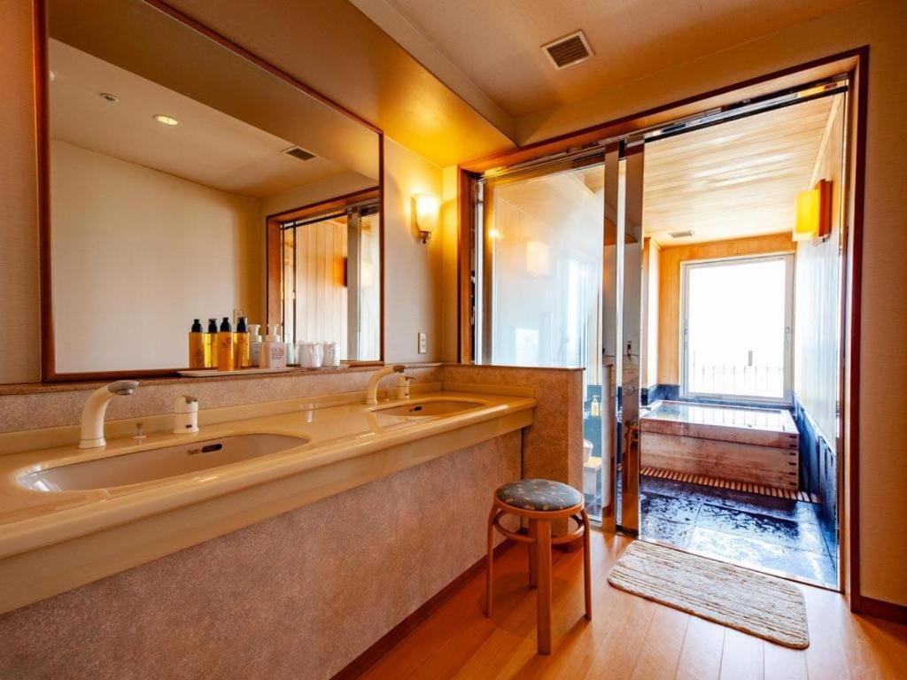 Hotel Takeshima Bathroom Onsen